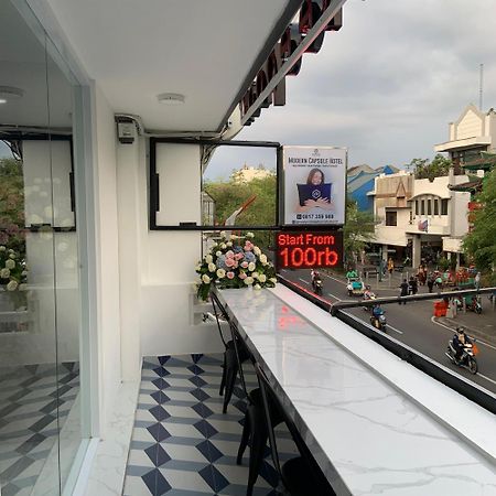 Rosalyne Sleepbox Malioboro 3 Hotel Джокякарта Екстериор снимка