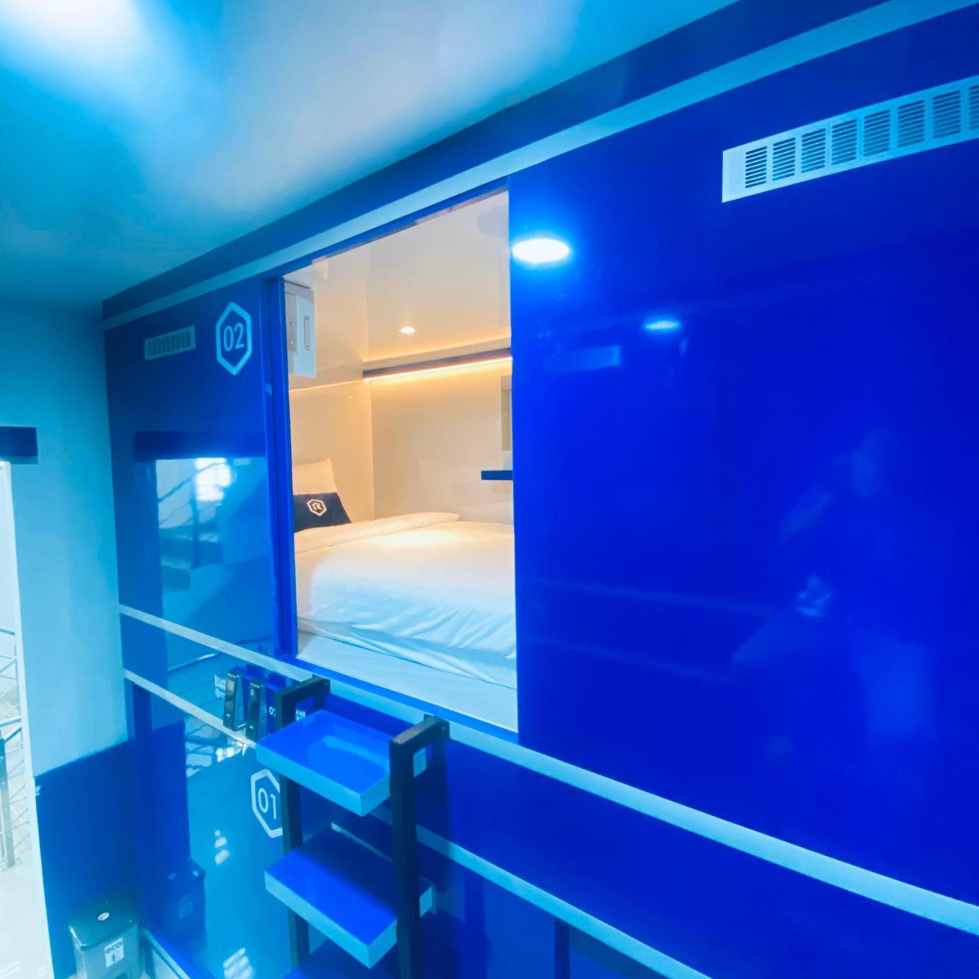 Rosalyne Sleepbox Malioboro 3 Hotel Джокякарта Екстериор снимка