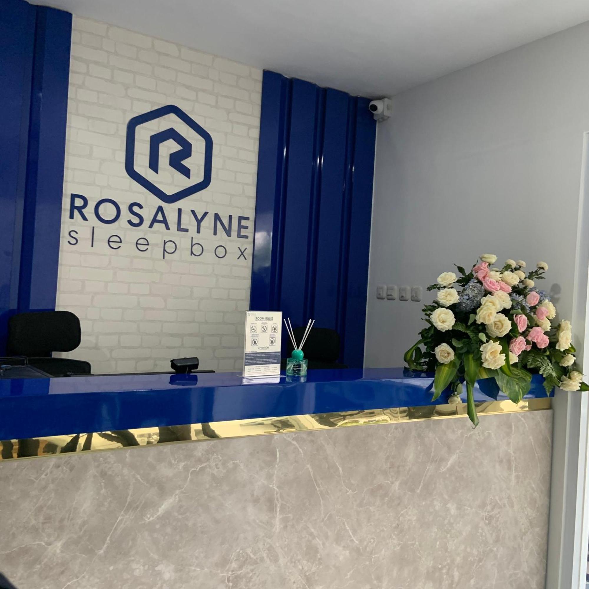 Rosalyne Sleepbox Malioboro 3 Hotel Джокякарта Екстериор снимка