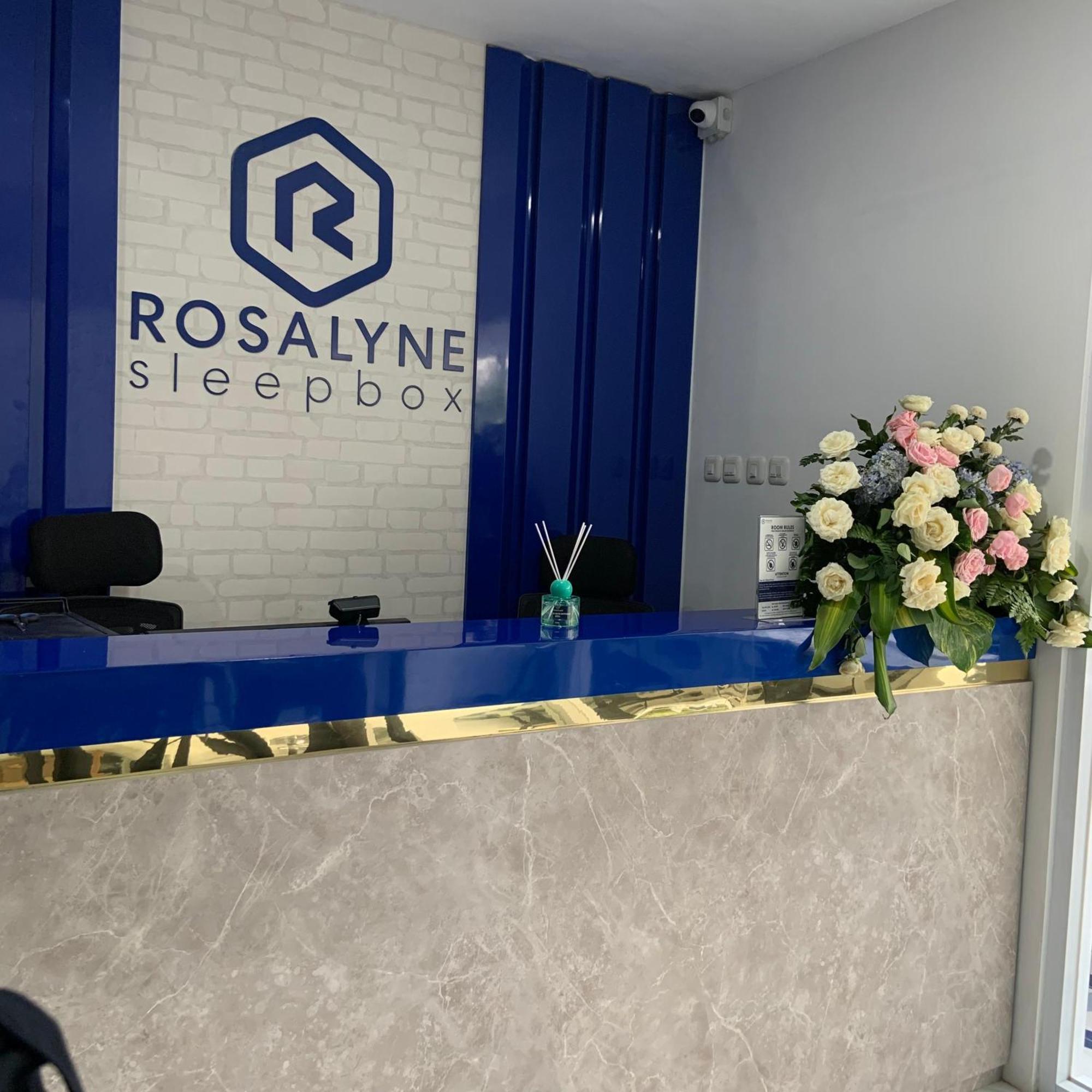 Rosalyne Sleepbox Malioboro 3 Hotel Джокякарта Екстериор снимка